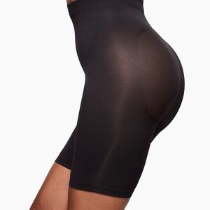 NWOT Skims High-Waisted Tummy Tuck Black Shapewear Shorts